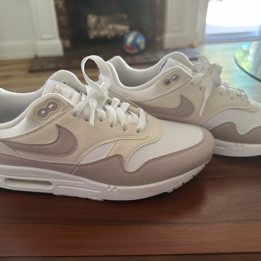 Nike Women's Athletic Shoes - White and Beige